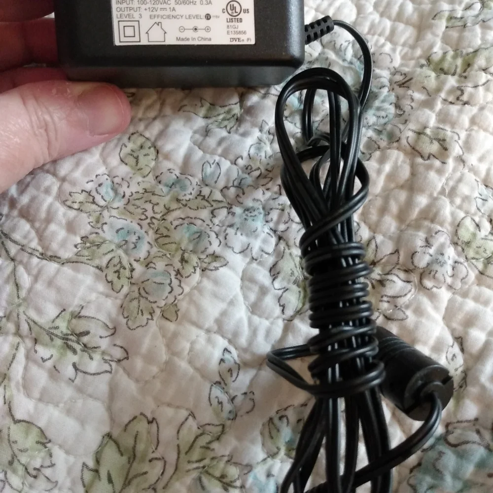 Ambit DVE Switching Adapter Model DSA-12R-12 Output 12V 1A